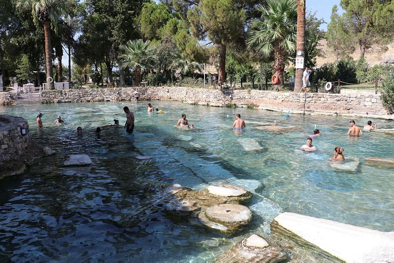 Kleopatra’nın da yüzdüğüne inanıyorlar! O ildeki antik havuza ilgi yoğun