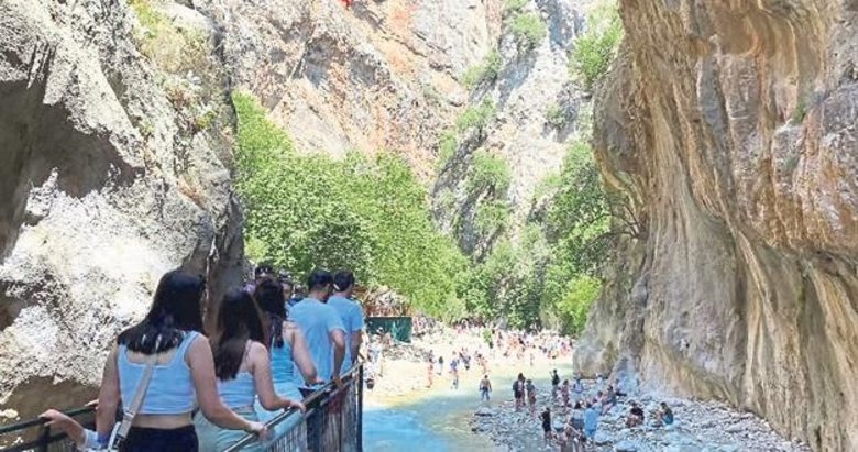Saklıkent Kanyonu’na ziyaretçi akını