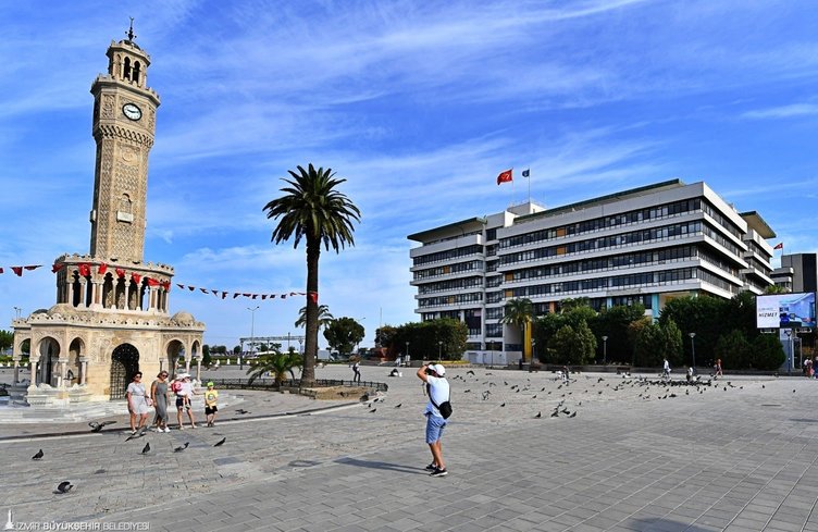 İzmir’de bir dönemin sonu! Büyükşehir binası yıkılıyor