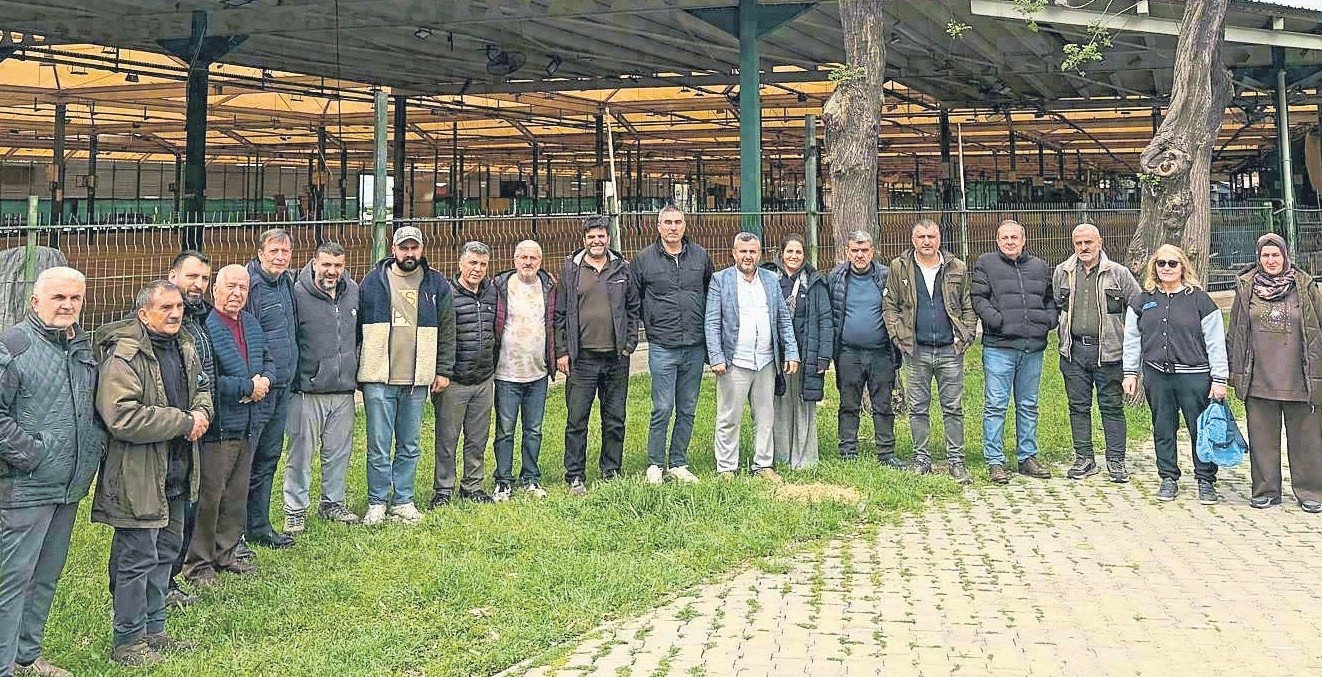 Bostanlı’da 5. raundu pazarcılar kazandı! Esnaf ile belediyenin arasında gerilim tırmandı!