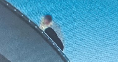 Parasını alamayınca otelin çatısına çıktı