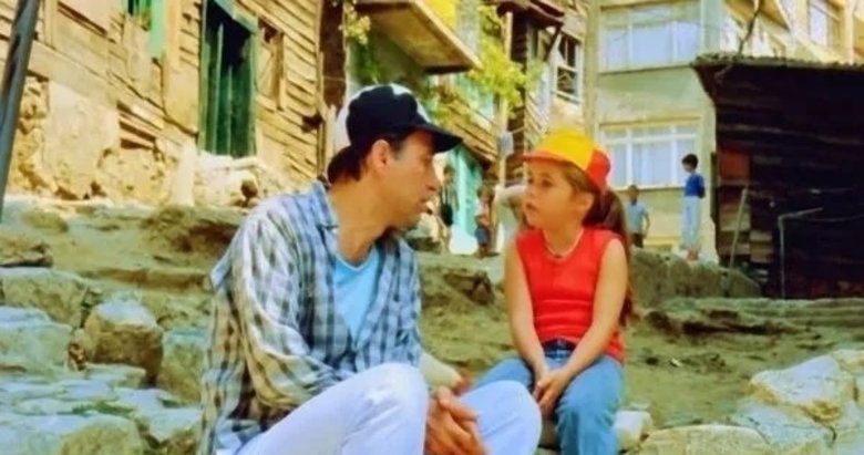 Kemal Sunal’ın rol arkadaşı, Garip filminin Fatoş’uydu...Çocuk yıldız şimdi 45 yaşında! Ece Alton bakın ne yapıyor?