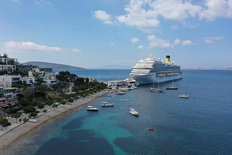 Muğla’ya gelen yüzen oteller turizm hareketliliğini artırdı
