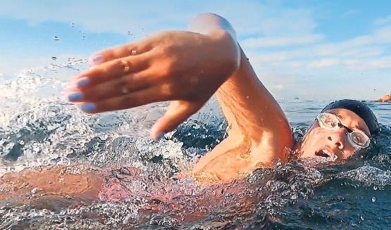 Deniz kızı Aysu’nun hedefi okyanusun yedilisi