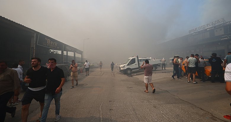 İzmir Buca’daki yangın Otokent Galericiler Sitesi’ne sıçradı