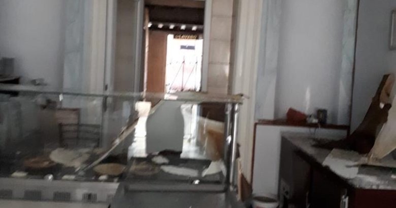 CHP’li İzmir Büyükşehir Belediyesi esnafı mağdur etti!