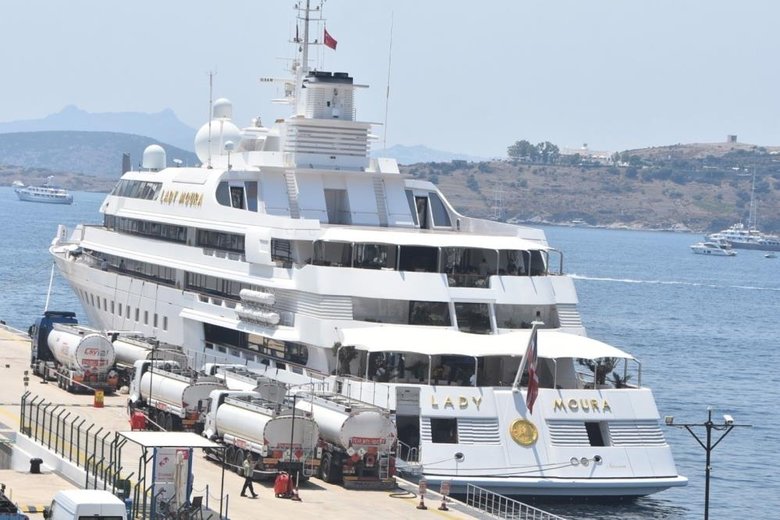 Mega yat ‘Lady Moura’ Bodrum’dan 18 milyon liralık yakıt aldı