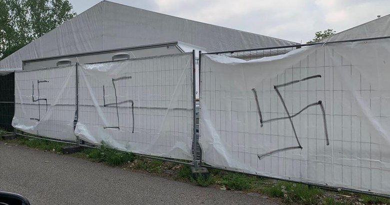 Almanya’da ramazan çadırlarına ırkçı saldırı
