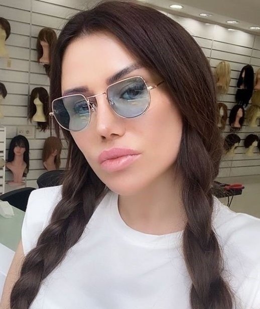 Ünlü şarkıcı Ceylan yeni imajıyla dikkat çekti