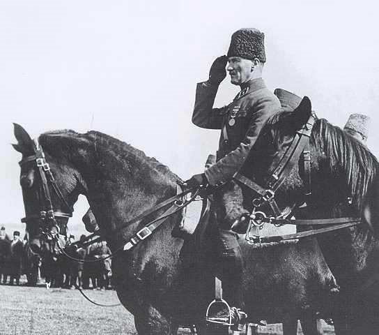 Genelkurmay arşivlerinden 19 Mayıs’a özel Atatürk fotoğrafları