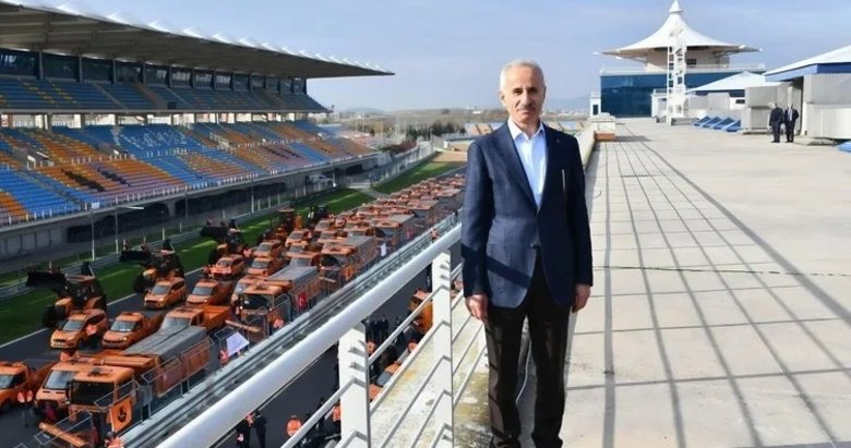 Bakan Uraloğlu duyurdu: Zorunlu kış lastiği uygulaması 5 aya çıktı