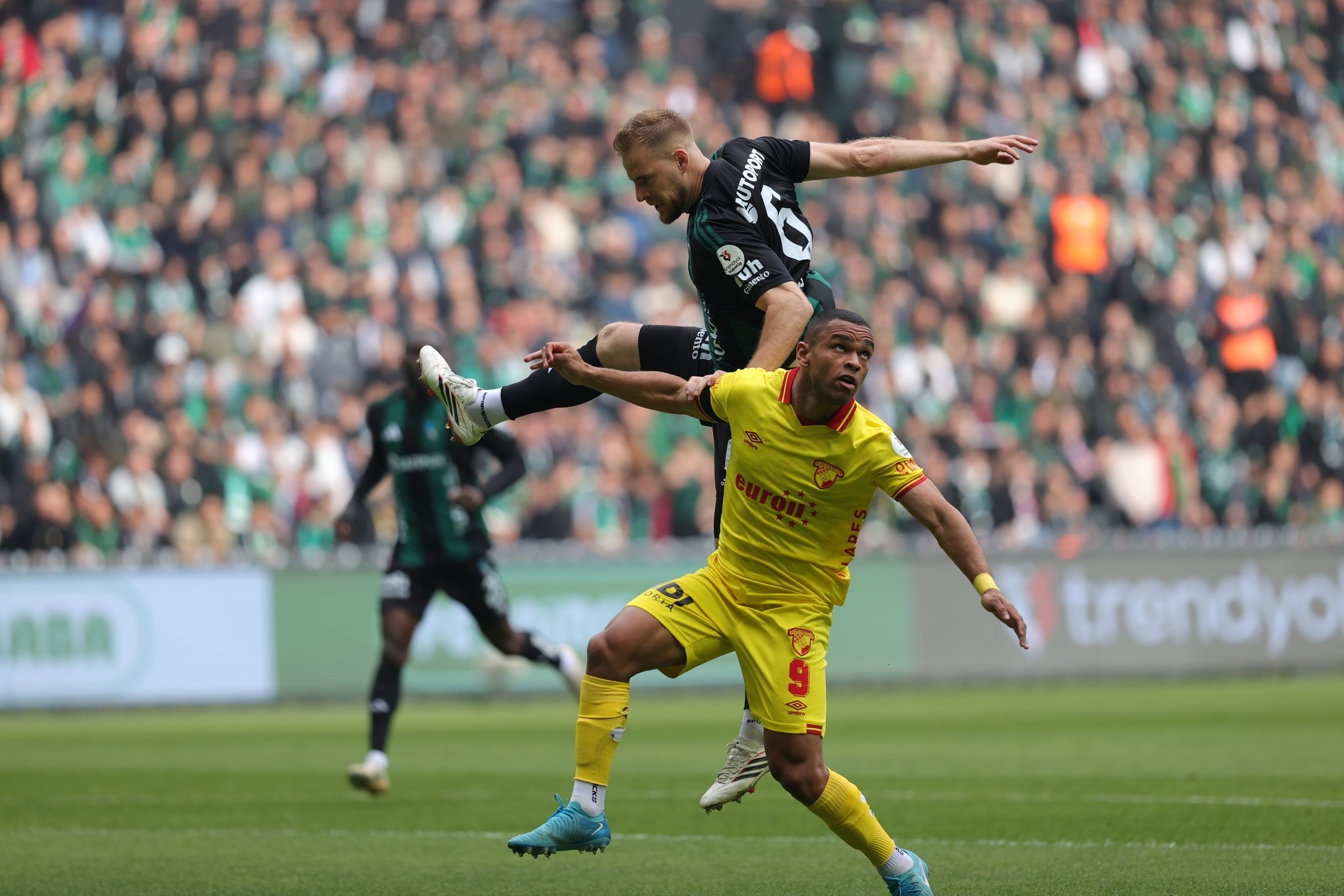 İzmir'e 3 puanla dönüyor: Göz- Göz kendine geldi!