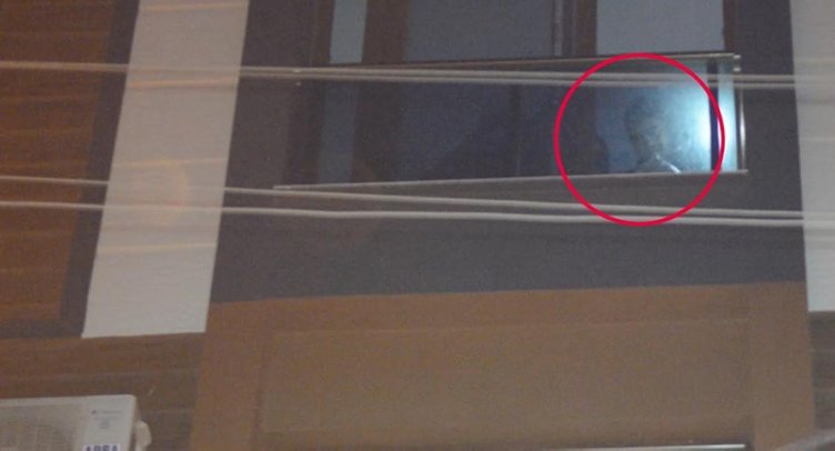 Manisa’da sıkışan yavru güvercini itfaiye kurtardı