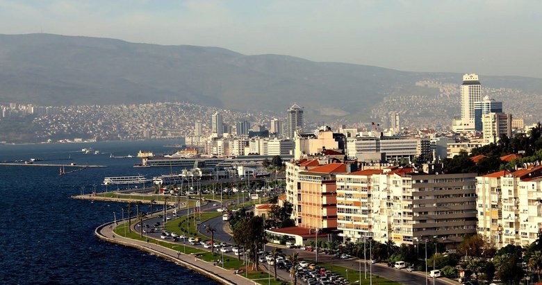 İzmir’de KOVİD-19 ile mücadelede yeni önlemler alındı