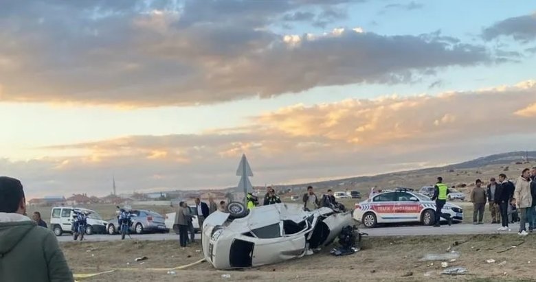 Afyonkarahisar’da 15 yaşındaki çocuk trafiği birbirine kattı