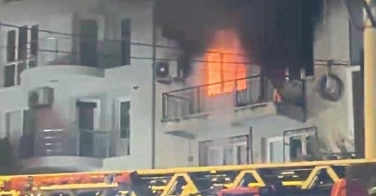 Alevler baba ile oğulu ayırdı