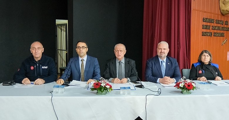 Menemen’de afet toplantısı | Başkan Pehlivan: Planlarımızın kağıt üstünde kalmamasını sağladık!