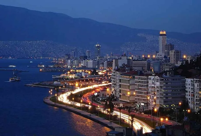 izmirden-ev-alacaklar-dikkat-gayrimenkulun-en-yeni-gozdesi-cesme-ve-urlayi-tahtindan-mi-edecek-1792906758823.jpeg