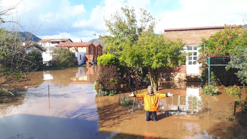 Datça’da aşırı yağmur hayatı felç etti