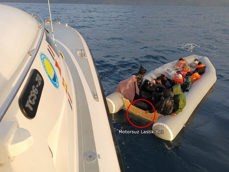 Yunan ekipler lastik botun motorunu söküp 13’ü çocuk 24 göçmeni ölüme terk etti