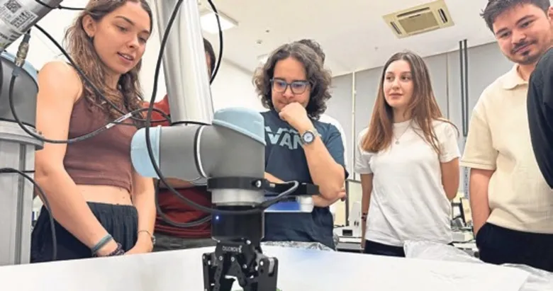 Akıllı geri dönüşüm robotu geliştirildi