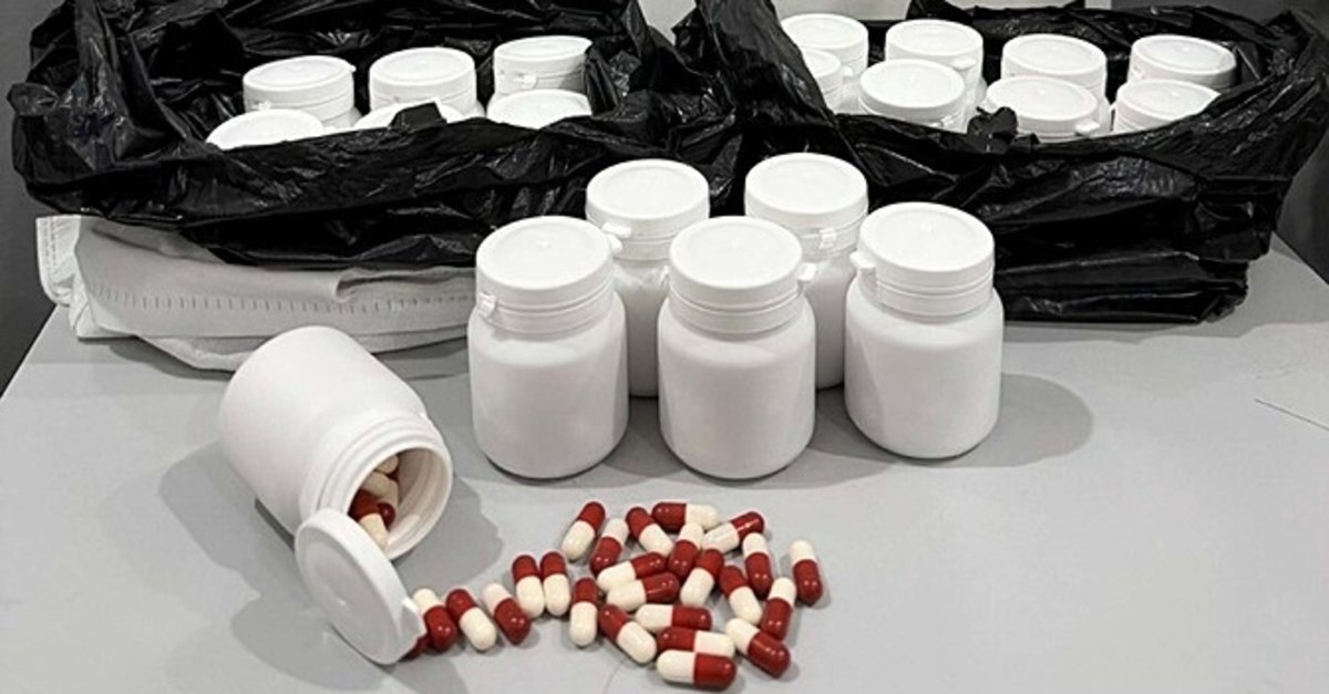 İzmir'de binlerce hap ele geçirildi: 2 tutuklama