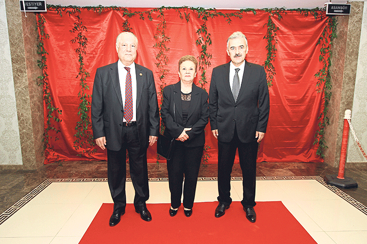 İzmir’de bir zafer akşamı