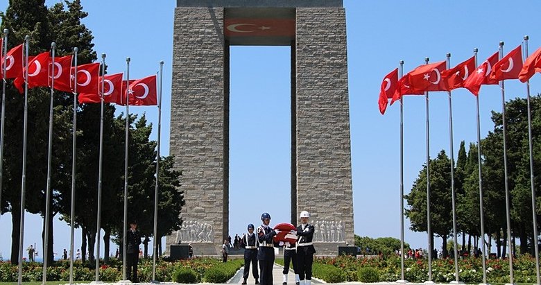 Çanakkale’de 15 Temmuz şehitleri ’Şehitler Abidesi’nde anıldı
