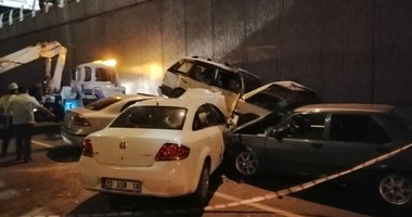 Denizli'de zincirleme trafik kazası! 4 otomobil birbirine girdi