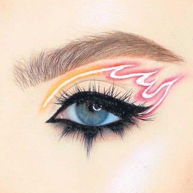 Renkli eyeliner ile sınırları kaldırmak!