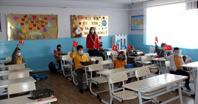 Bilim Kurulu Uyesi Prof Dr Hasan Tezer Den Flas Aciklama Okullar Kapanacak Mi