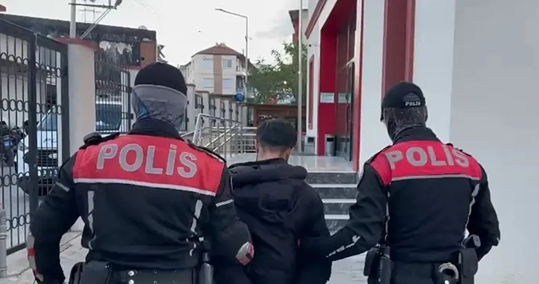 İzmir’de film gibi operasyon! Firariler kıskıvrak yakalandı