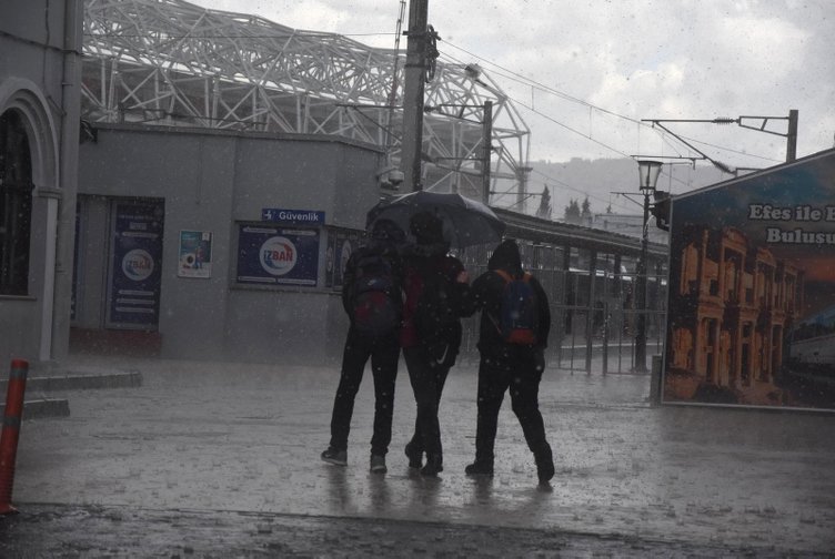İzmir’de bugün hava nasıl? Meteoroloji’den sağanak uyarısı! İşte 9 Mayıs Perşembe hava durumu