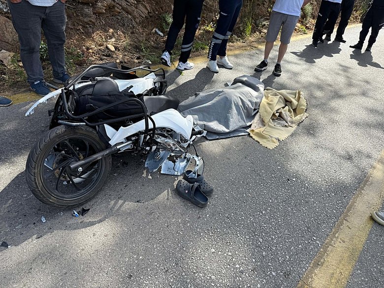 Bodrum’da motosiklet ile kamyonet çarpıştı: İlkcan öldü, Yaren ağır yaralı