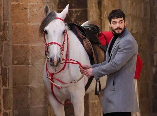 Hercai In Miran I Akin Akinozu Nin Boyu Bakin Kac
