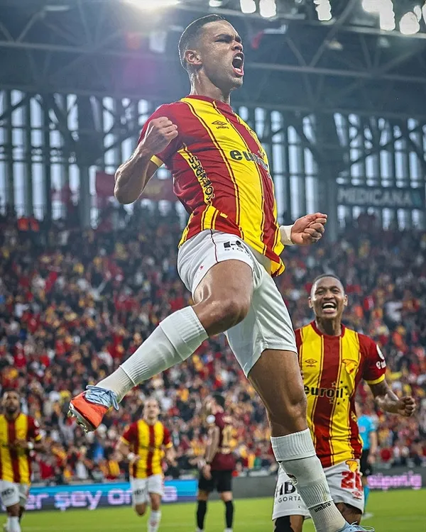 goztepenin-yildizi-juan-cska-moskovanin-kapisindan-dondu-1785836983963.jpeg