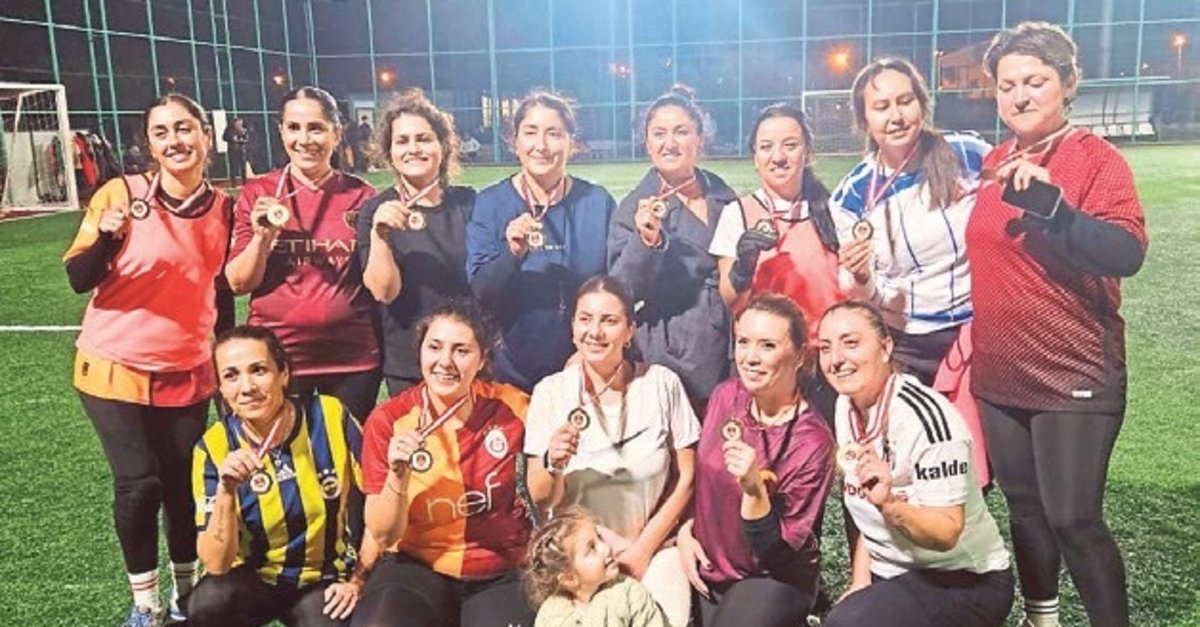 Didim’de anneler sahada ter döktü