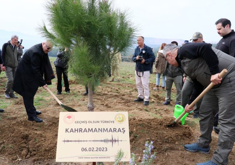 Dünya Ormancılık Günü’nde anlamlı etkinlik! Deprem şehitleri anısına 4 bin fidan toprakla buluşturuldu!