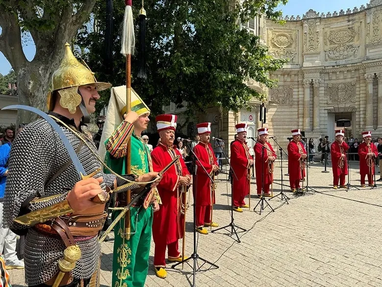 mehter-marsi-ceddin-deden-sozlerini-kim-yazdi-kim-besteledi-iste-mehter-marsinin-tarihi-ve-sozleri-1783510360935.jpeg