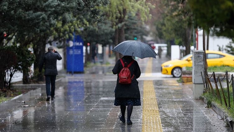 İzmir’e kuvvetli yağış uyarısı! 18 Haziran Cumartesi hava durumu...
