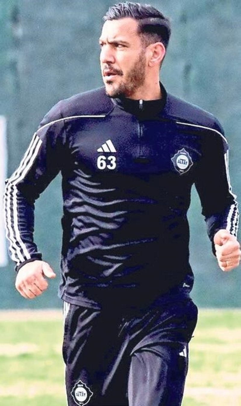 Altay’da iki oyuncu dönüyor