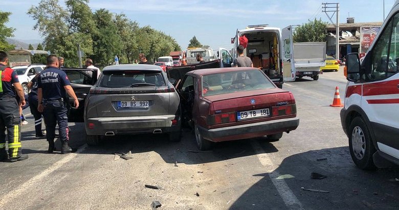 Aydın’da otomobiller çarpıştı: 5 kişi yaralandı