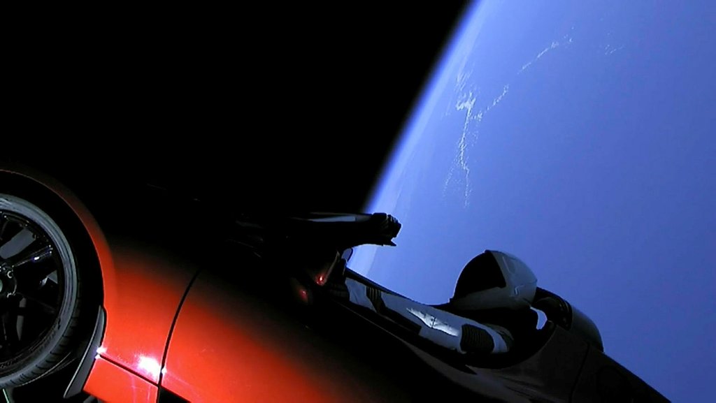 Tüm dünya Tesla Roadster’ın Mars’a gidişini bekledi