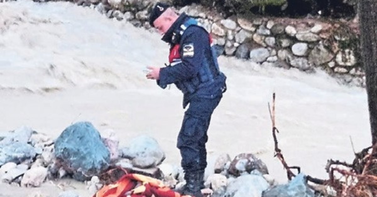 Balıkları kurtarırken sele kapılarak öldü