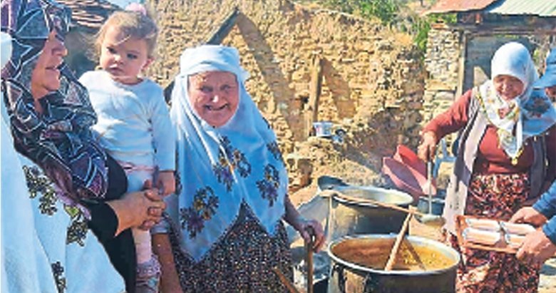 88’lik nine 100’ncü torunu için yemek düzenledi