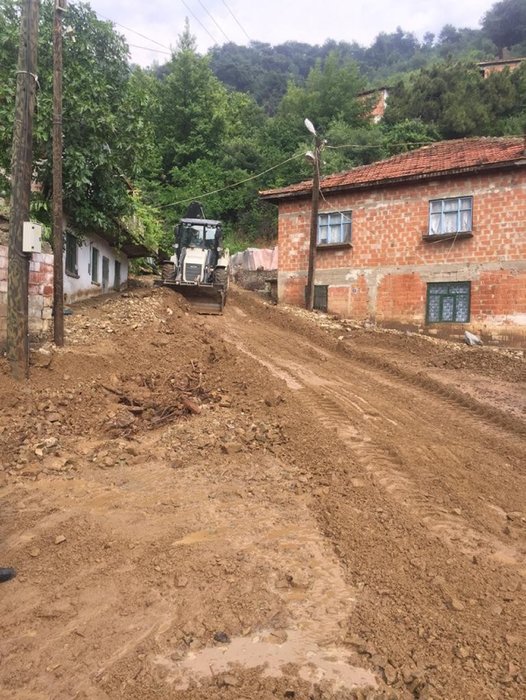 Balıkesir Burhaniye’de toprak kayması paniği! Evler boşaltıldı