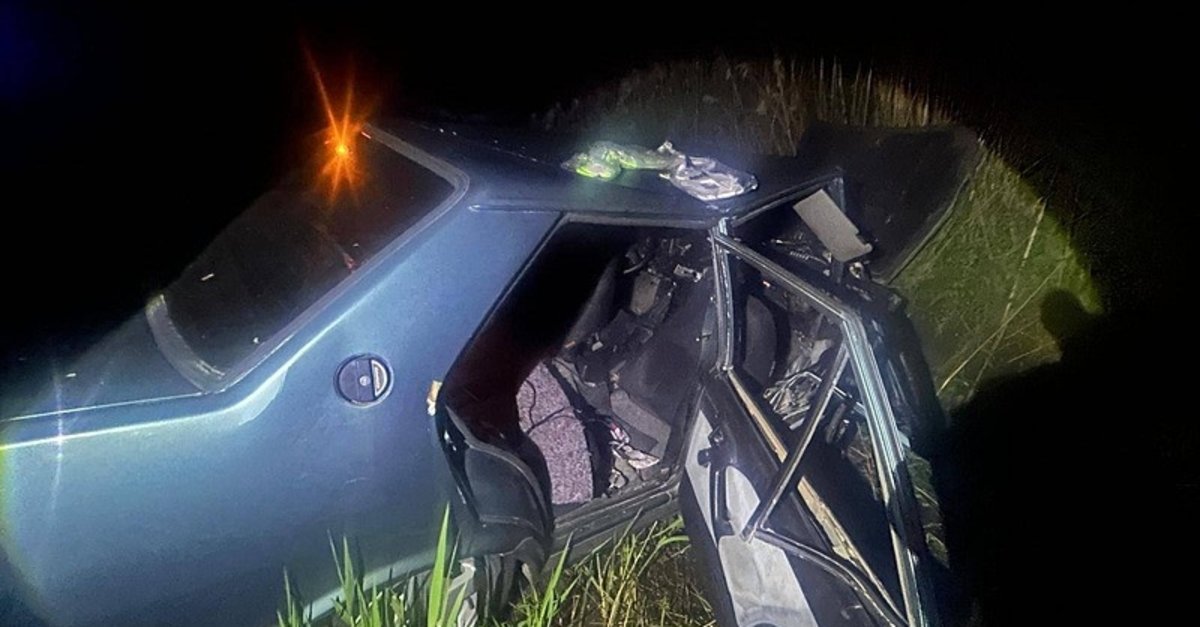 Manisa'da otomobil kanala uçtu: 2 ölü, 5 yaralı