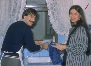 Bu ünlü sizce kim? 1983'ten fotoğraf paylaştı! 