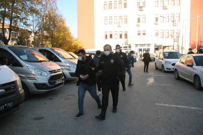 Kari Koca Cifti Darp Edip Polislere Saldiran 4 Kisi Tutuklandi