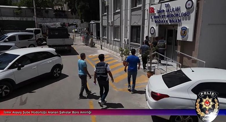 17 yaşında; 84 suç kaydı var! İzmir’de yakalandı